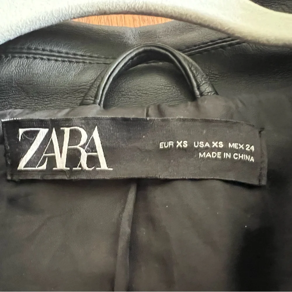 Leather jacket - Picture 8 of 8